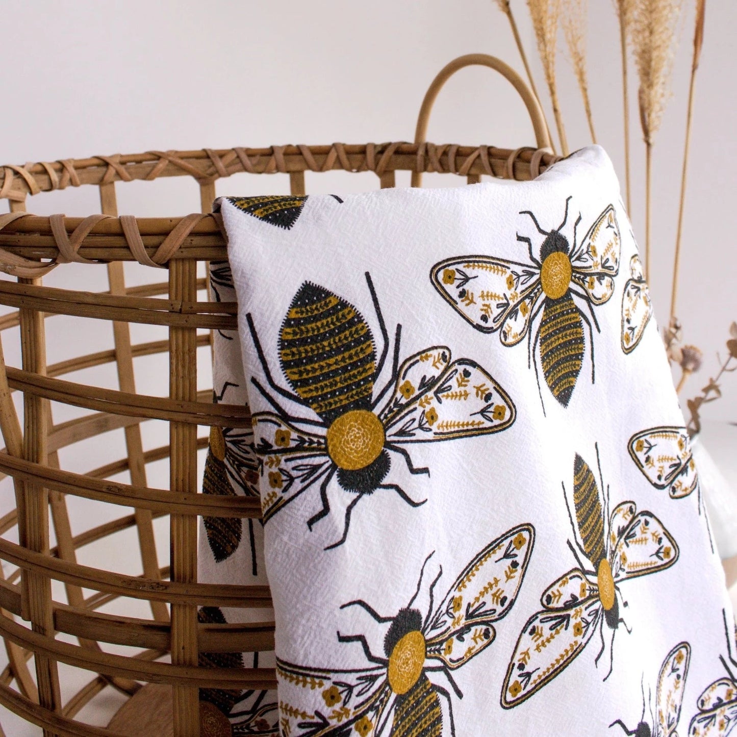 Bee Tea Towel - Henry + Olives